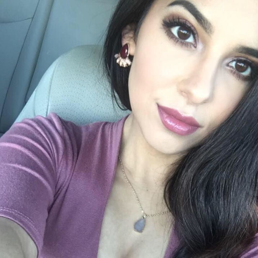 Meet your Posher, Lorie